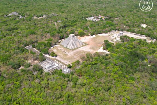 Chichen itza en yucatan mexico